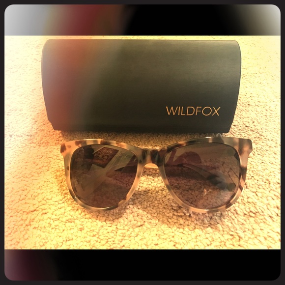 Wildfox Accessories - Never worn Wildfox sunglasses